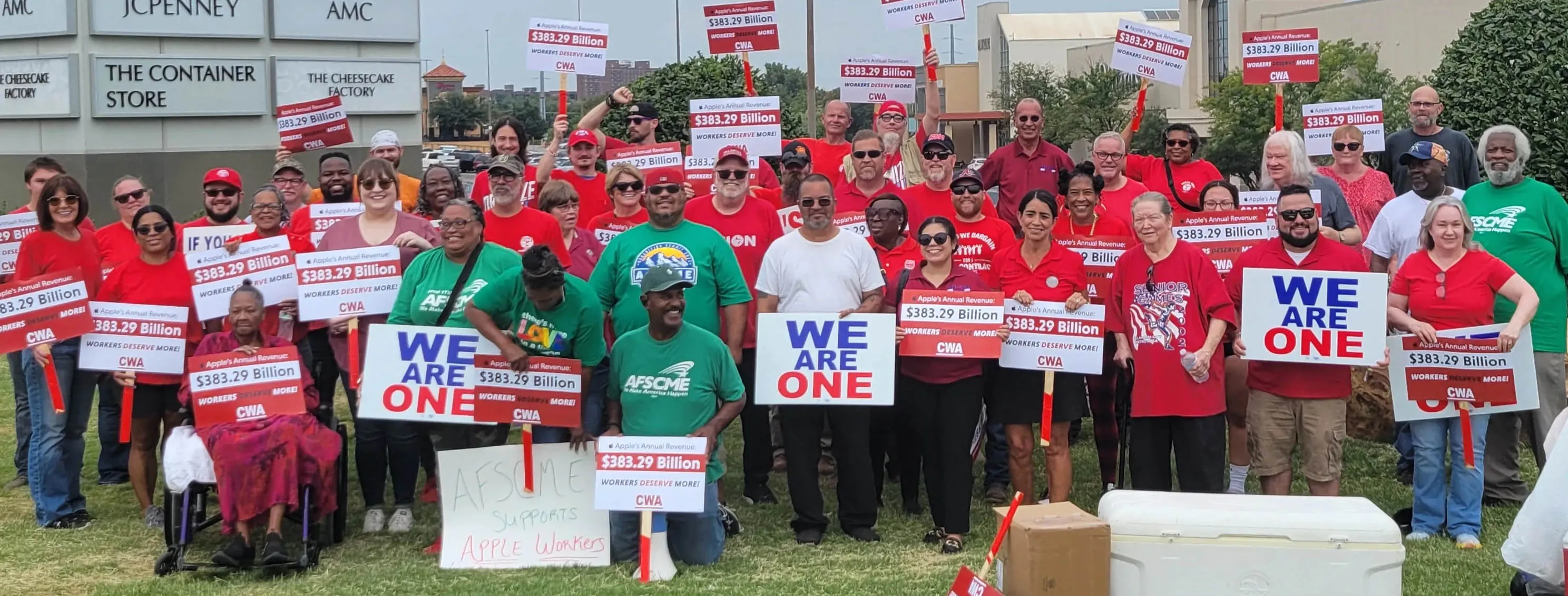 Apple Retail Workers rally in front of OKC location